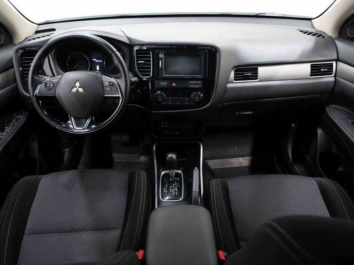 Купить Mitsubishi Outlander, 2017, 152 152 км, фото №13