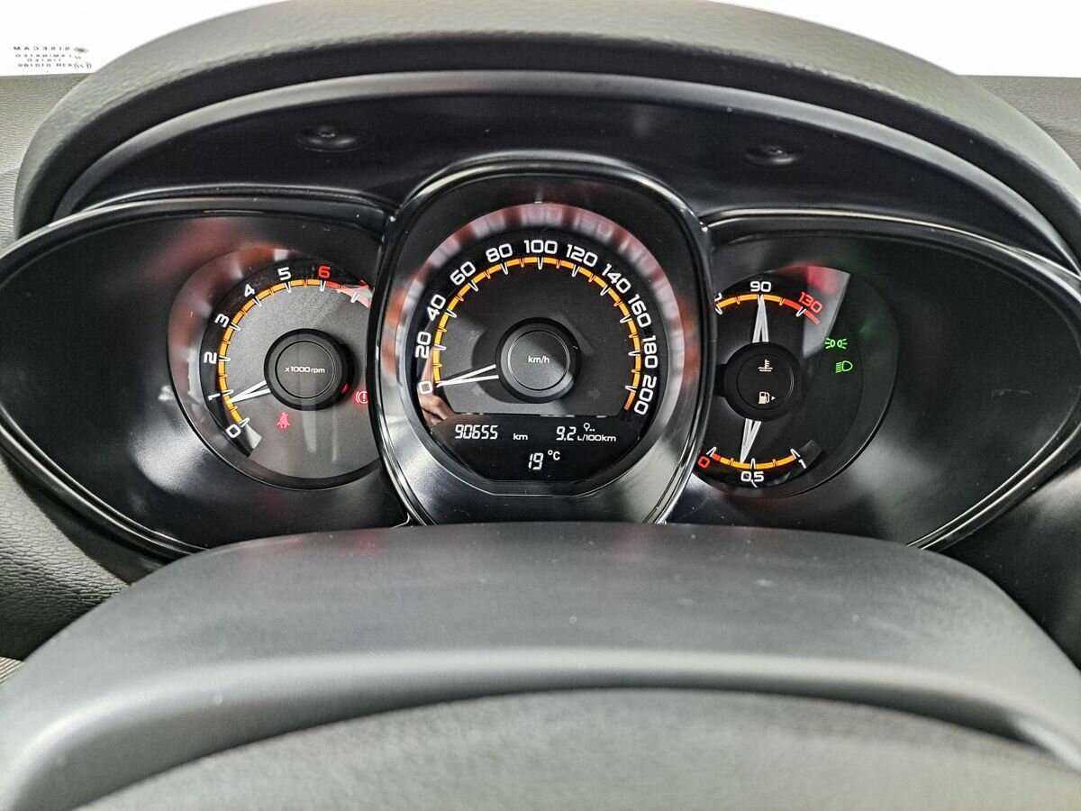 Купить Lada (ВАЗ) Vesta SW, 2019, 90 654 км, фото №11