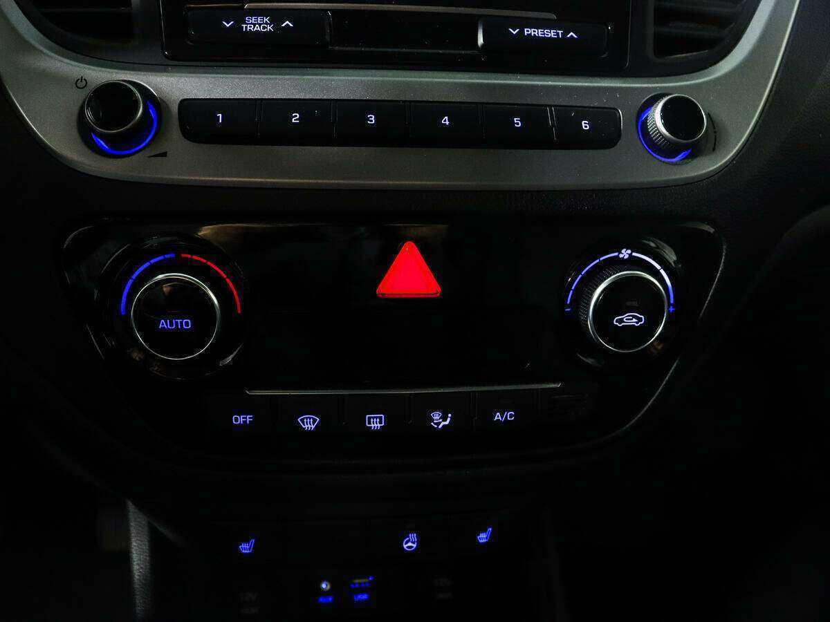 Купить Hyundai Solaris, 2017, 116 656 км, фото №15