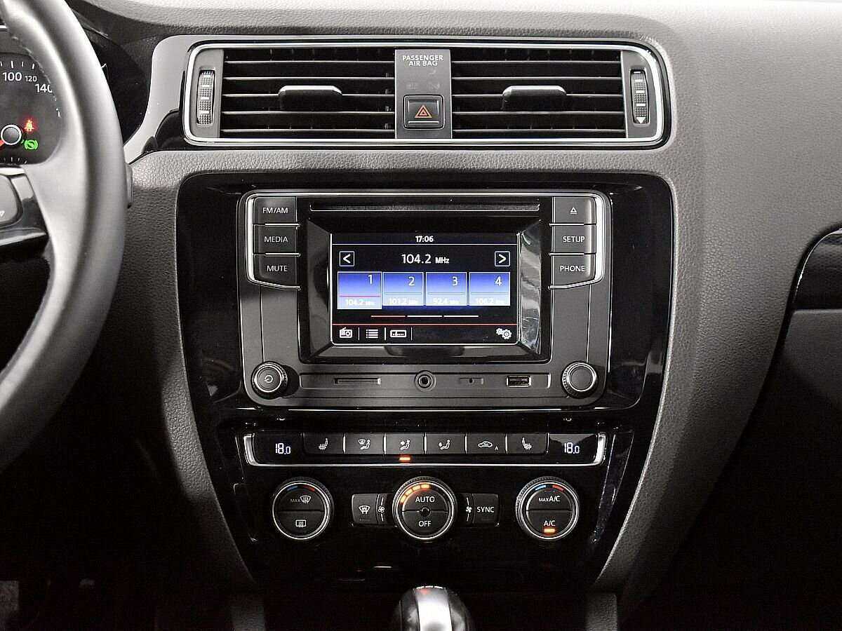 Купить Volkswagen Jetta, 2017, 116 372 км, фото №12