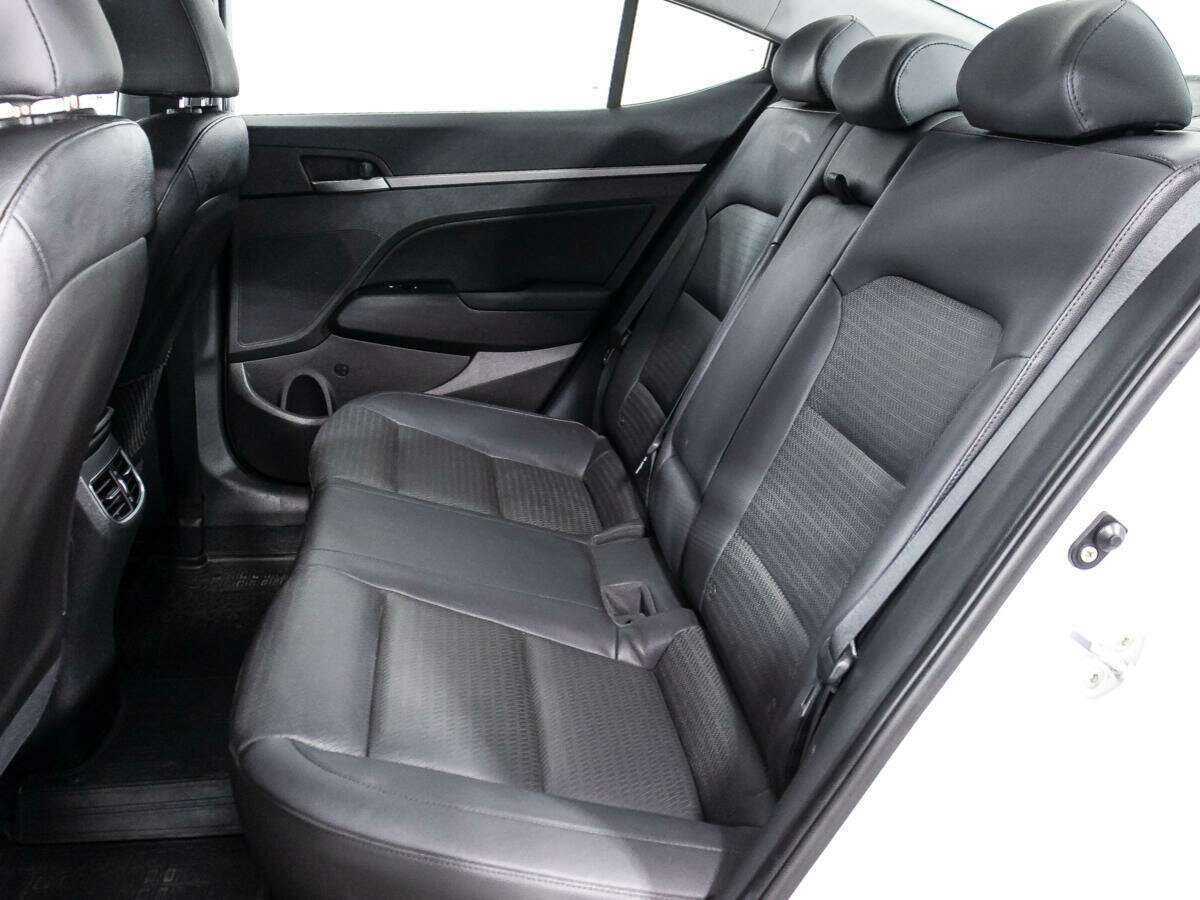 Купить Hyundai Elantra, 2016, 115 307 км, фото №10
