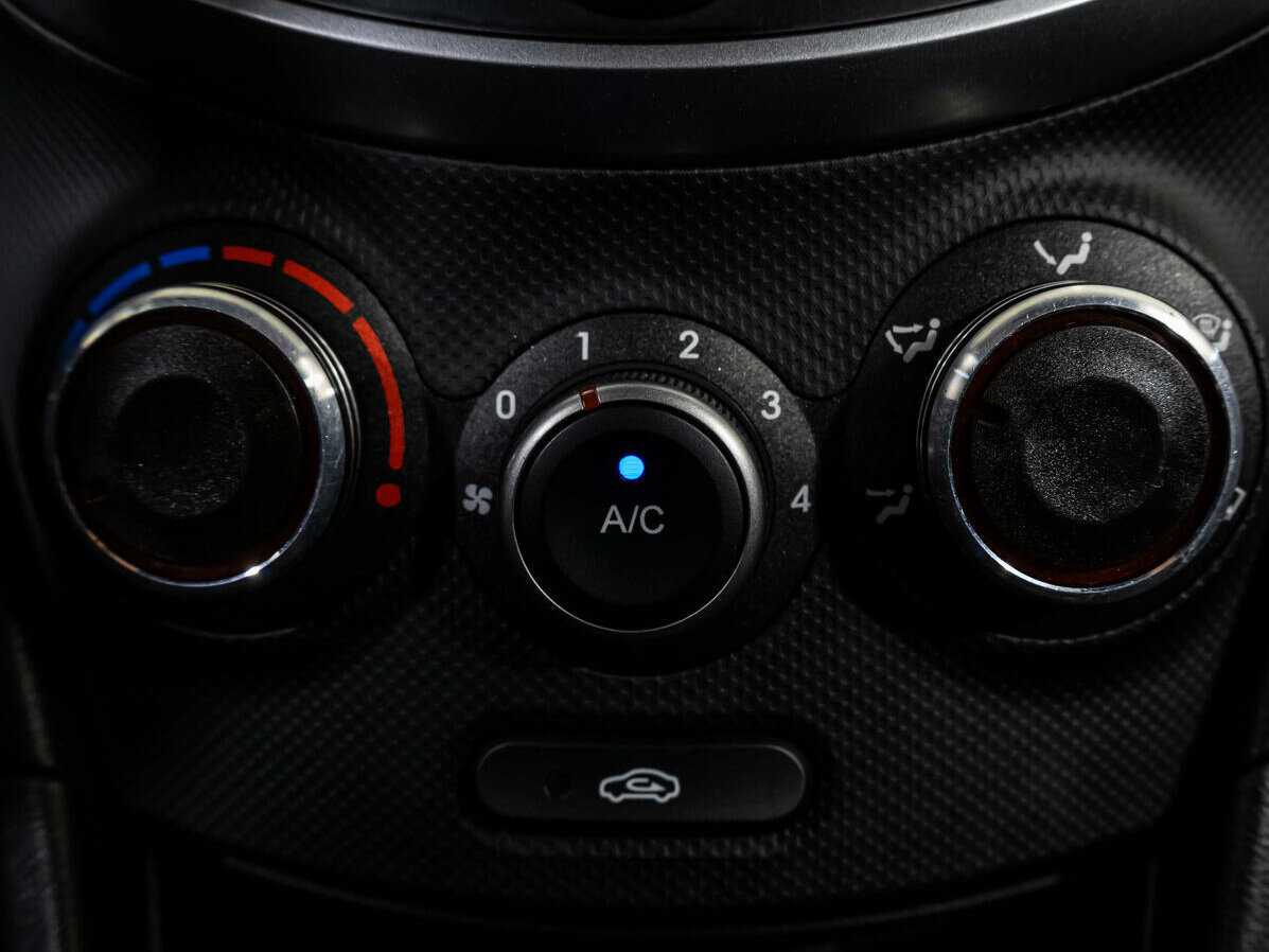 Купить Hyundai Solaris, 2016, 138 824 км, фото №13