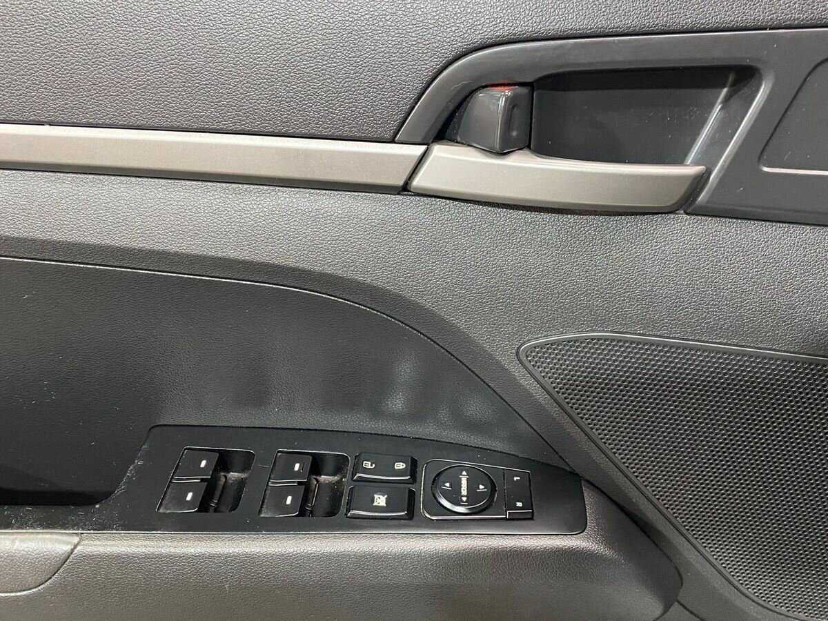 Купить Hyundai Elantra, 2017, 190 122 км, фото №16