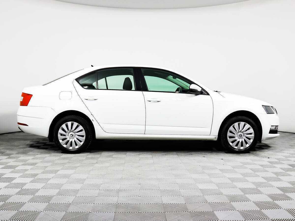 Купить Skoda Octavia, 2018, 122 335 км, фото №4