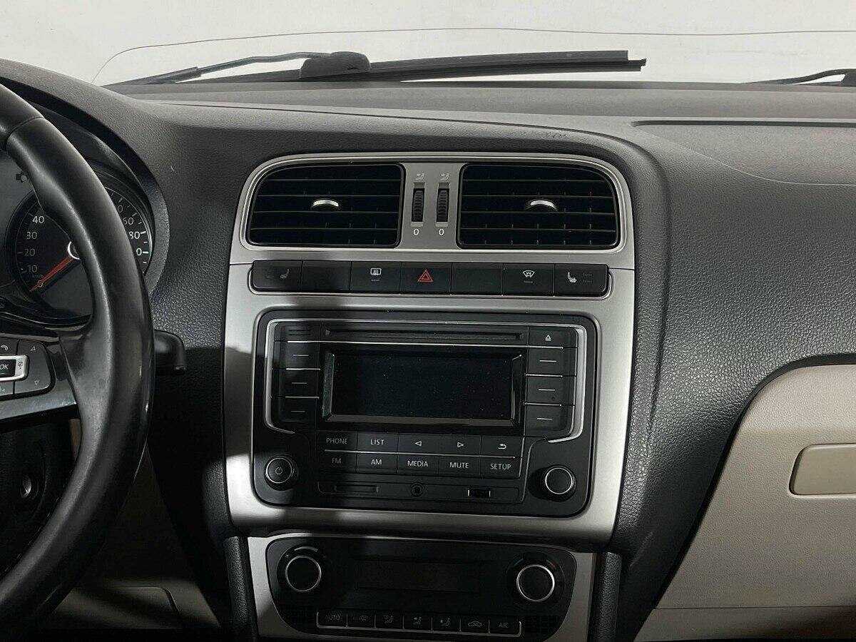 Купить Volkswagen Polo, 2016, 215 960 км, фото №12