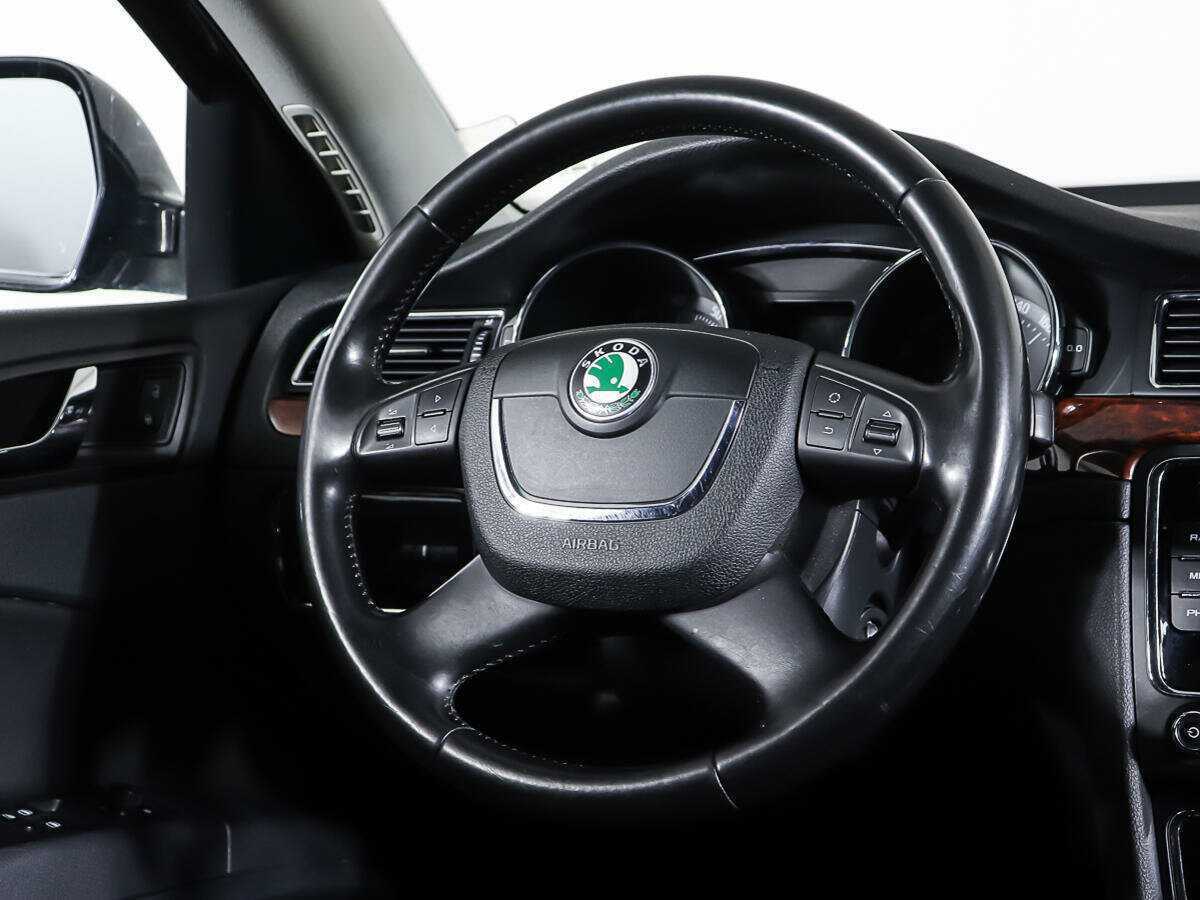 Купить Skoda Superb, 2012, 245 296 км, фото №18