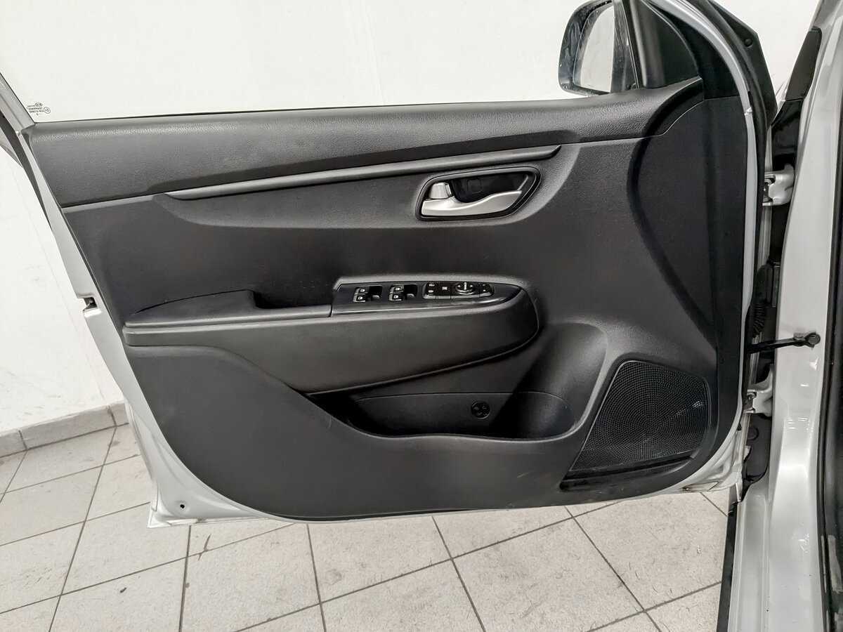 Купить Kia Rio X-Line, 2020, 189 131 км, фото №17